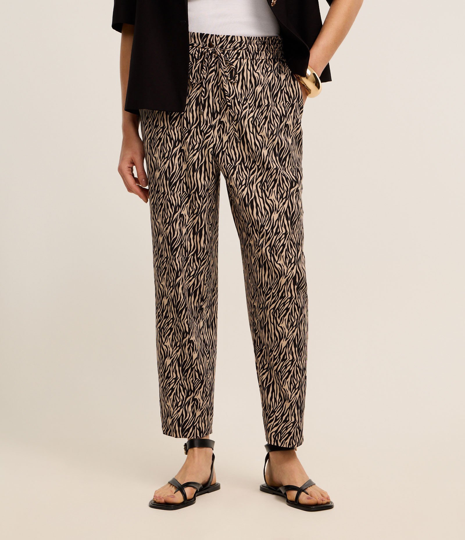 Calça Fluída em Crepe Estampa Animal Print Zebra Preto 3