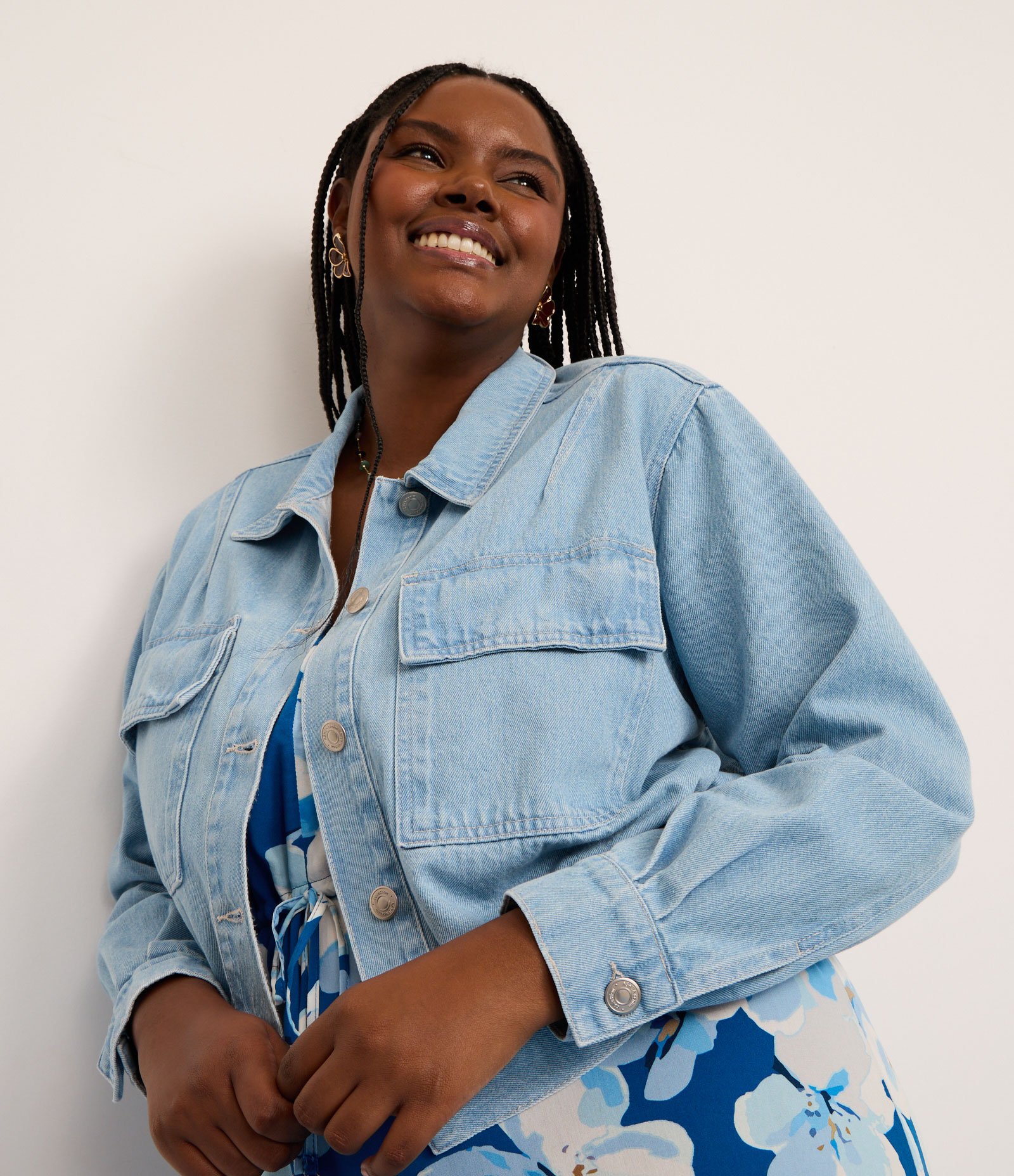 Jaqueta em Jeans com Cós no Elástico Curve & Plus Size Azul 2