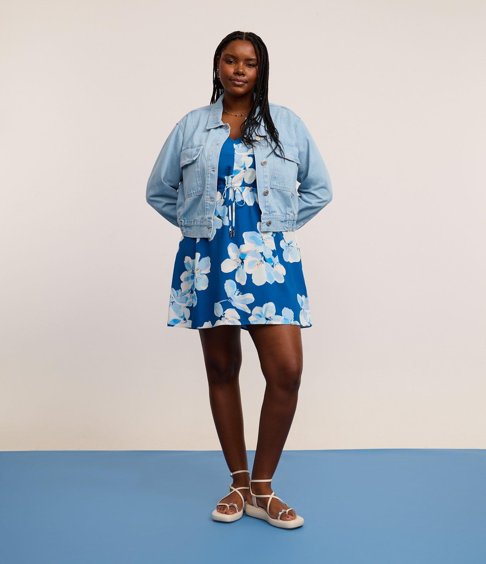 Jaqueta em Jeans com Cós no Elástico Curve & Plus Size Azul 1