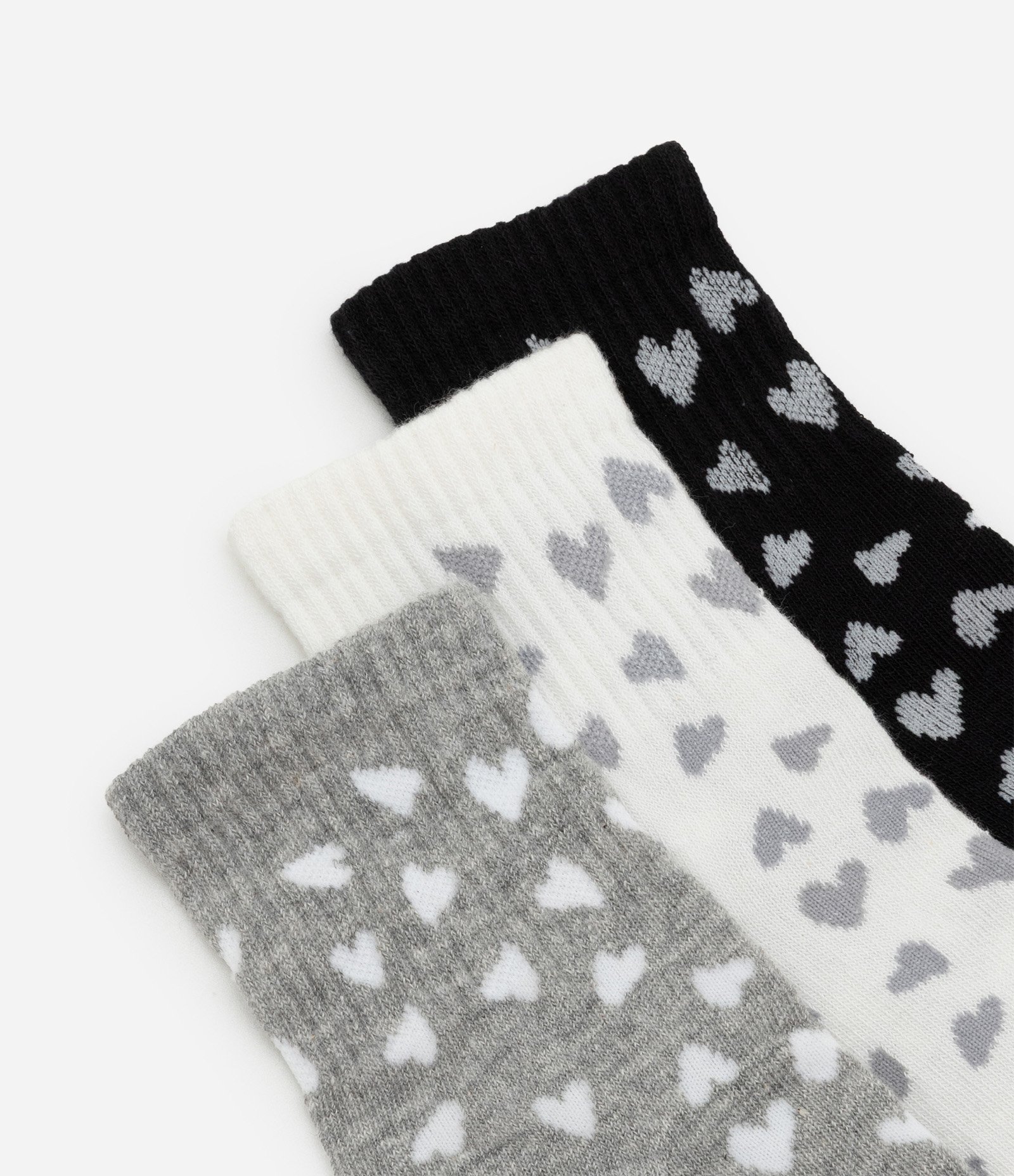Kit 03 Meias Cano Alto em Algodão com Estampa de Corações Cinza/Branco/Preto 4