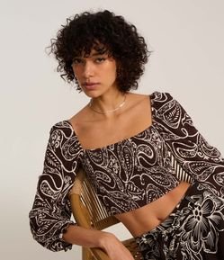 Blusa Cropped Texturizado com Lastex no Corpo e Estampa Paisley