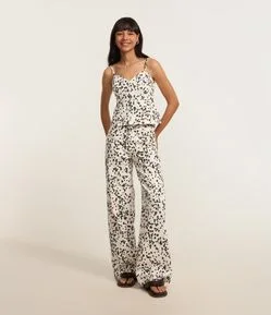 Calça Wide Leg em Sarja Animal Print