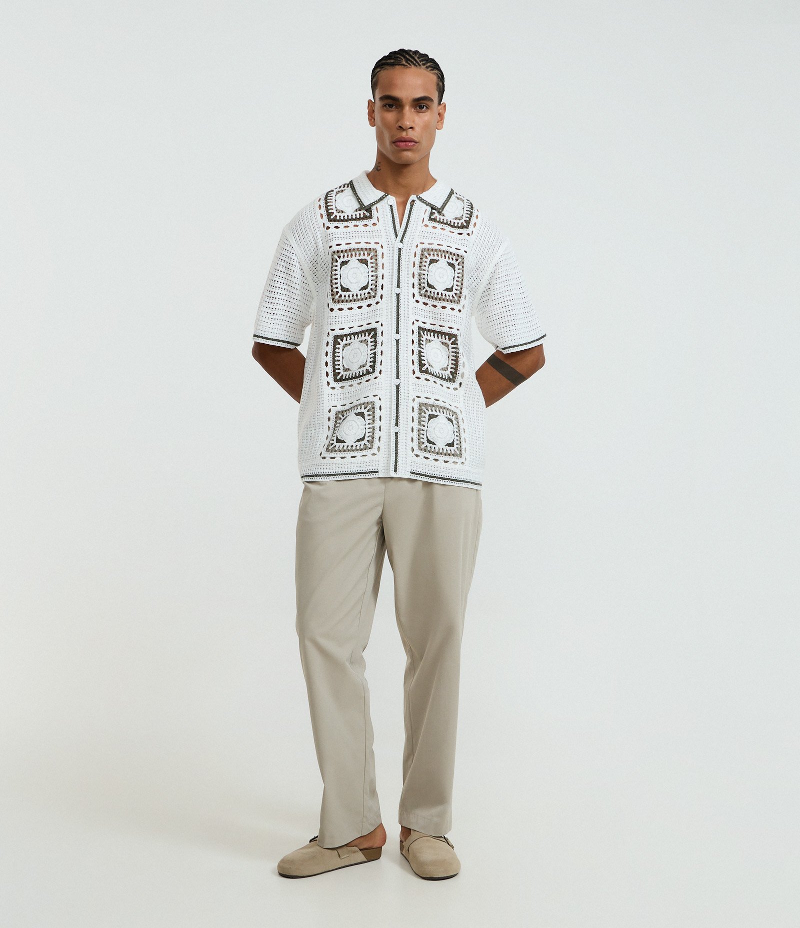 Camisa Boxy em Tricô com Estampa Quadriculada e Texturizada Bege 2