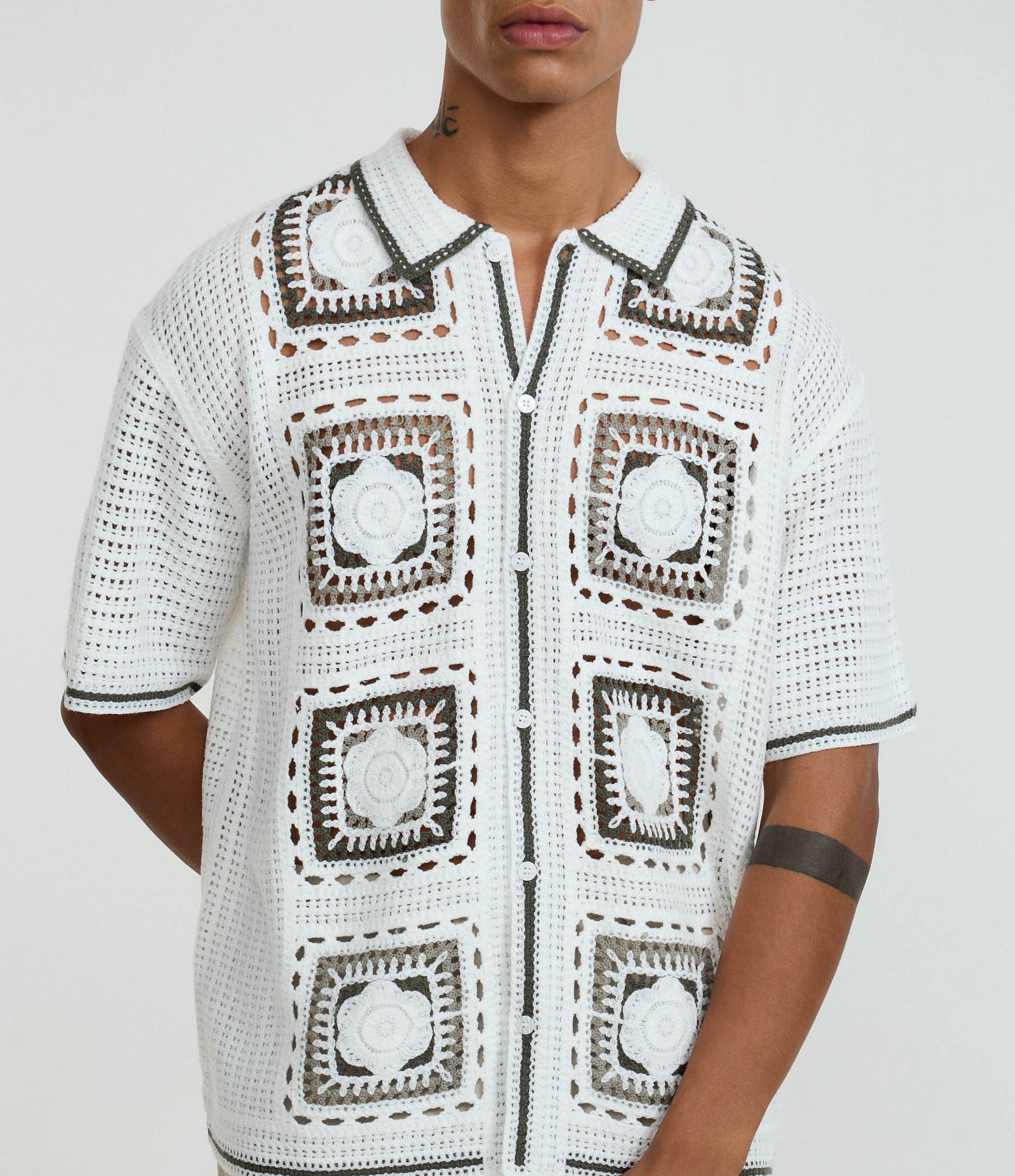 Camisa Boxy em Tricô com Estampa Quadriculada e Texturizada Bege 3