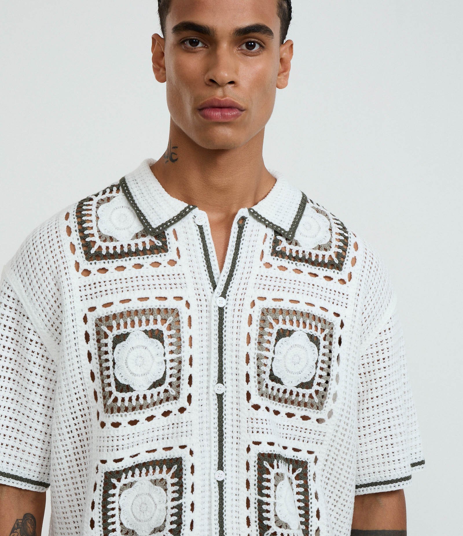 Camisa Boxy em Tricô com Estampa Quadriculada e Texturizada Bege 4