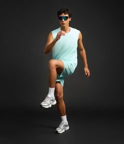 Bermuda Esportiva com Blocos de Cor e Bolsos com Zíper