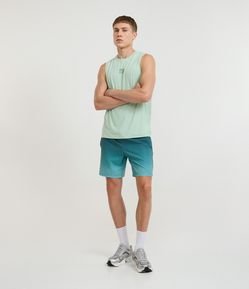 Bermuda Esportiva com Xadrez e Degrade na Barra