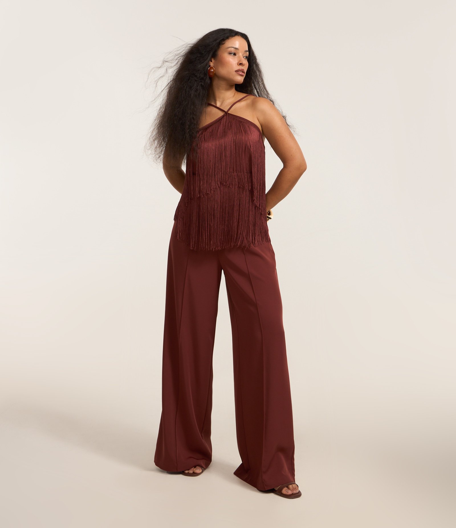 Calça Pantalona em Crepe com Friso Frontal Marrom 1