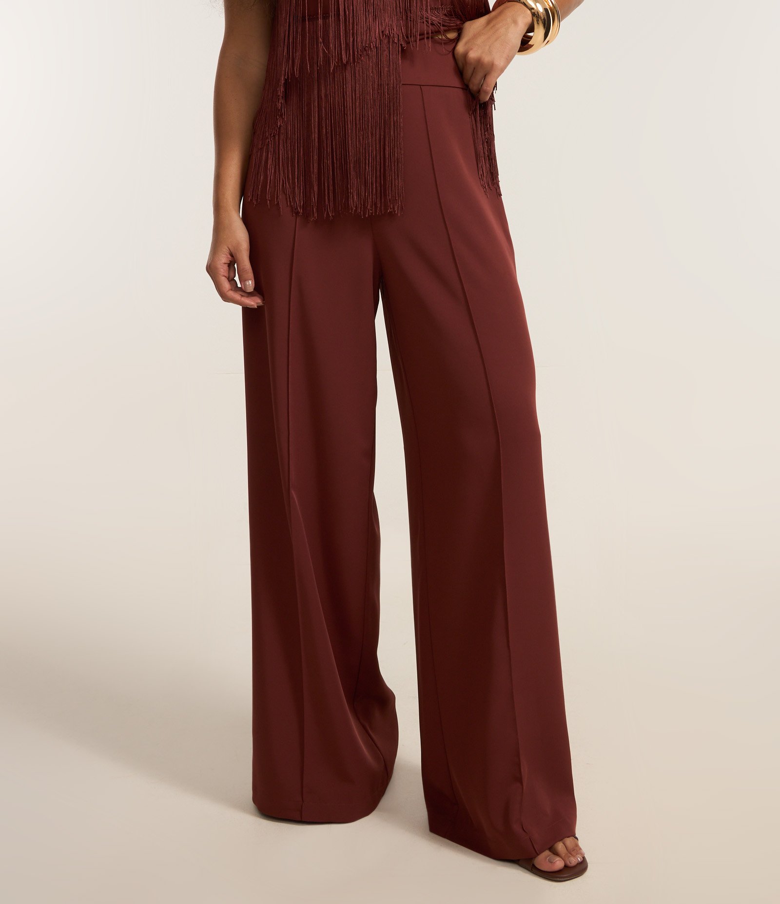 Calça Pantalona em Crepe com Friso Frontal Marrom 3