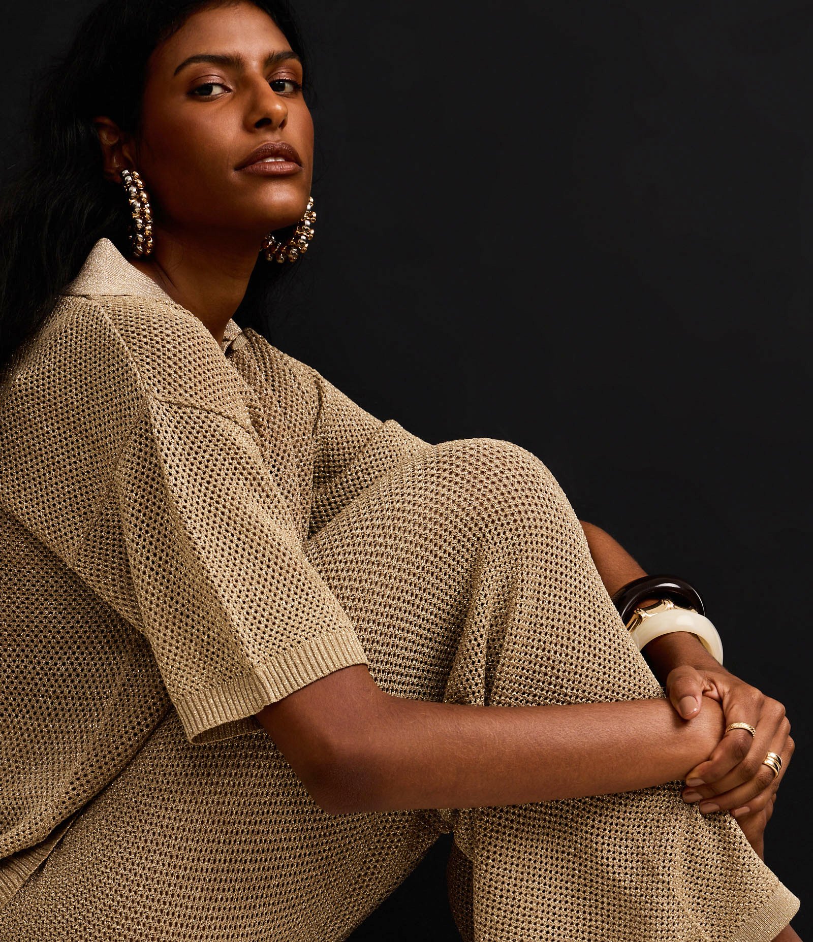 Blusa em Tricô com Gola Polo e Fio Metalizado Dourado 2