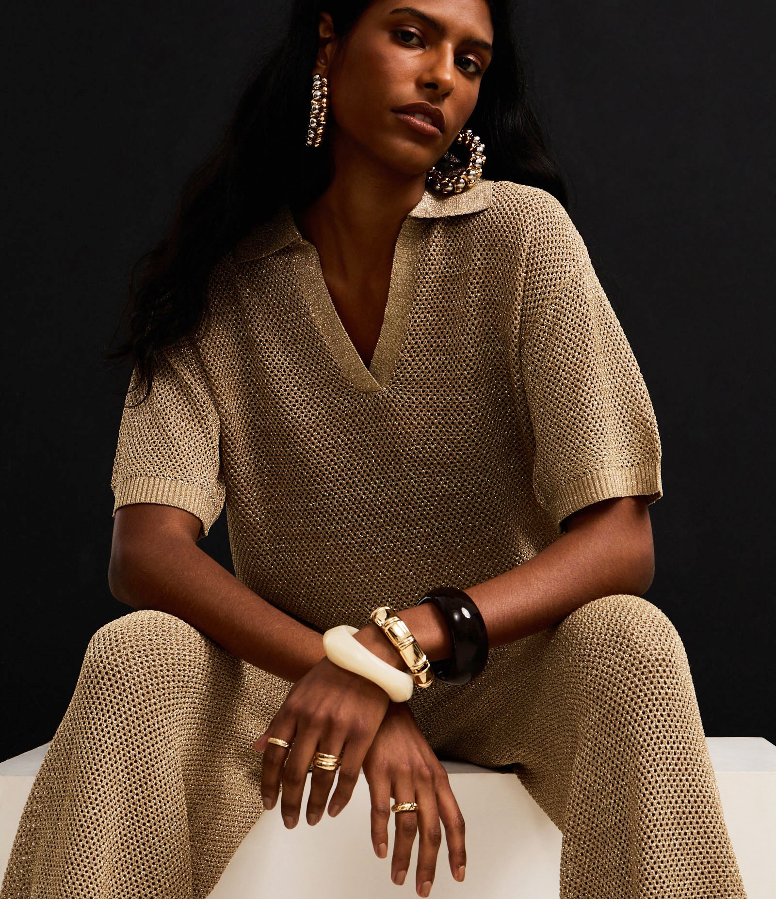 Blusa em Tricô com Gola Polo e Fio Metalizado Dourado 6