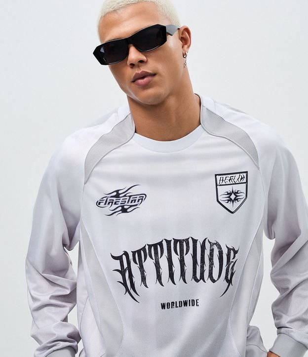 Camiseta Boxy Manga Longa com Estampa Lettering Attitude