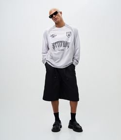 Camiseta Boxy Manga Longa com Estampa Lettering Attitude