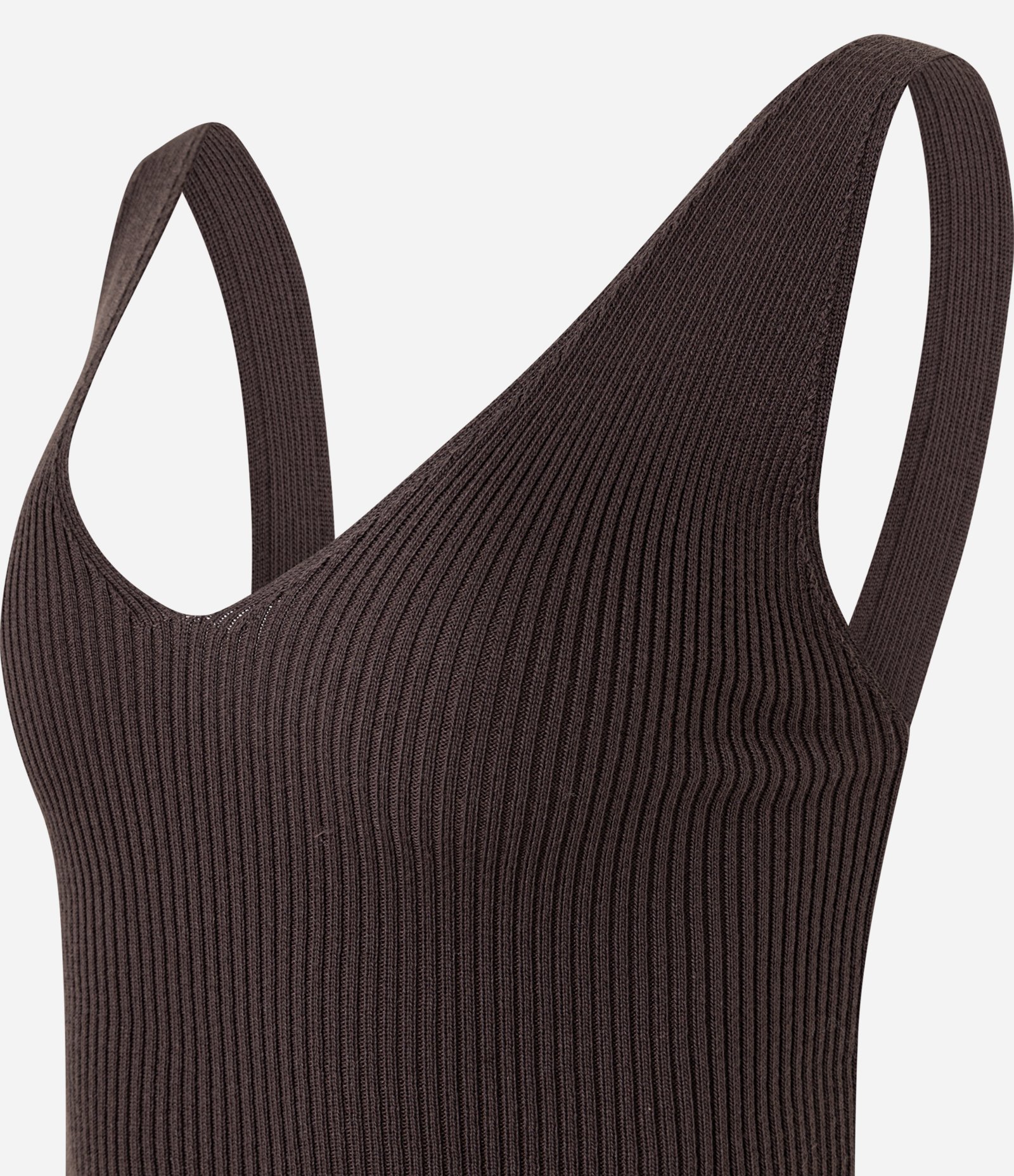 Blusa Regata em Tricô com Decote em V Marrom 5