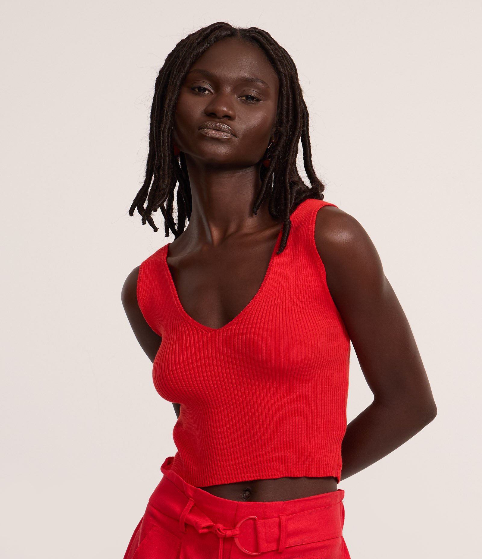 Blusa Regata em Tricô com Decote em V Vermelho 3