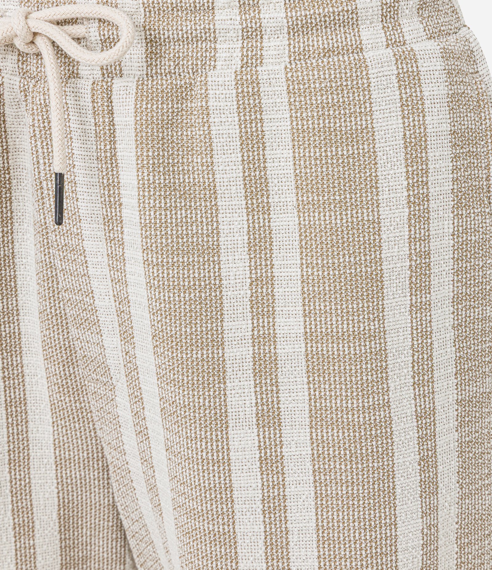 Bermuda em Jacquard Com Estampa Listrada e Texturizada Bege 7