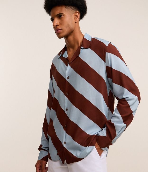 Camisa Comfort em Tricoline com Listras Largas