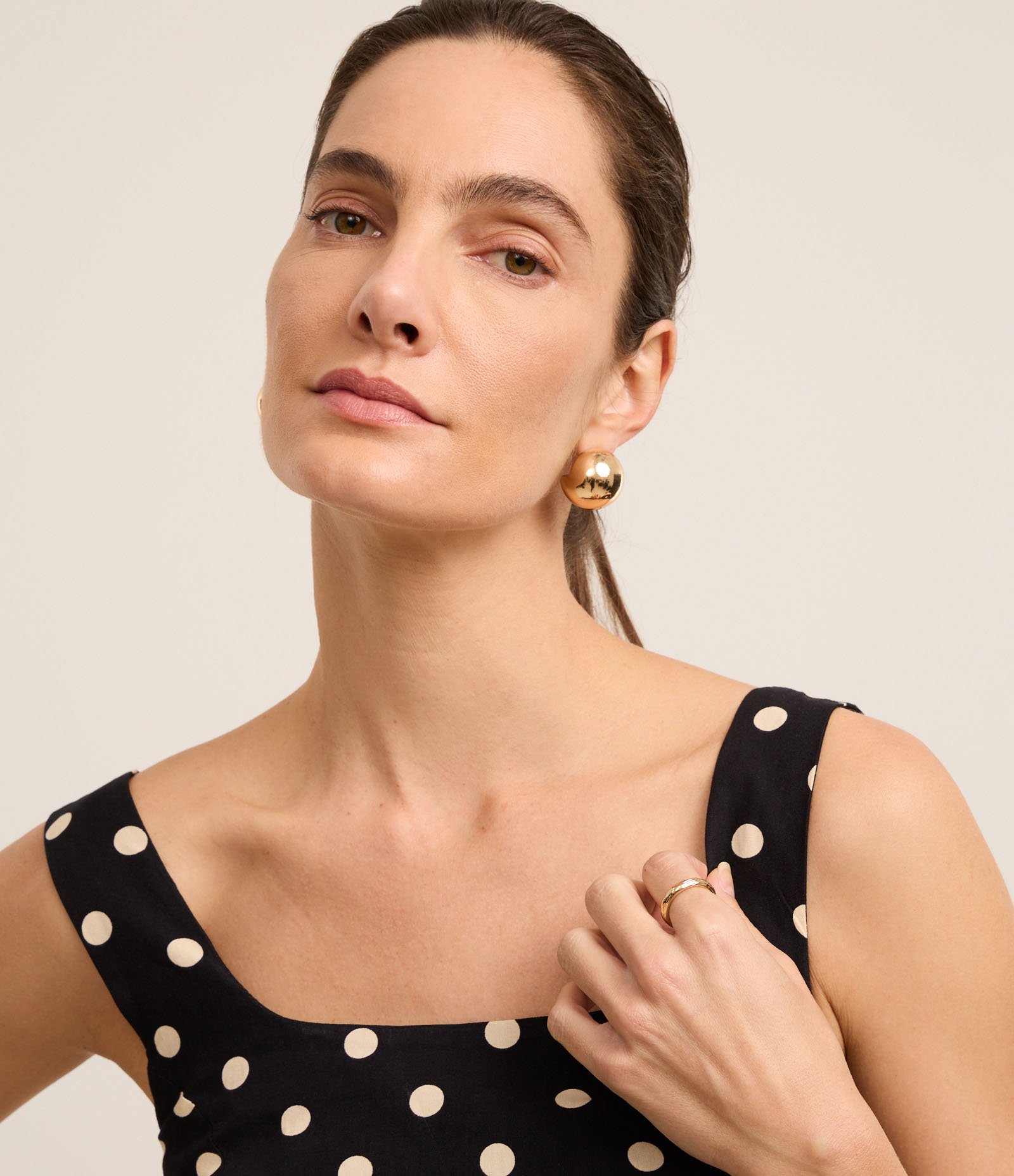 Vestido Midi Evasê em Tricoline Poá com Lastex nas Costas Preto 4