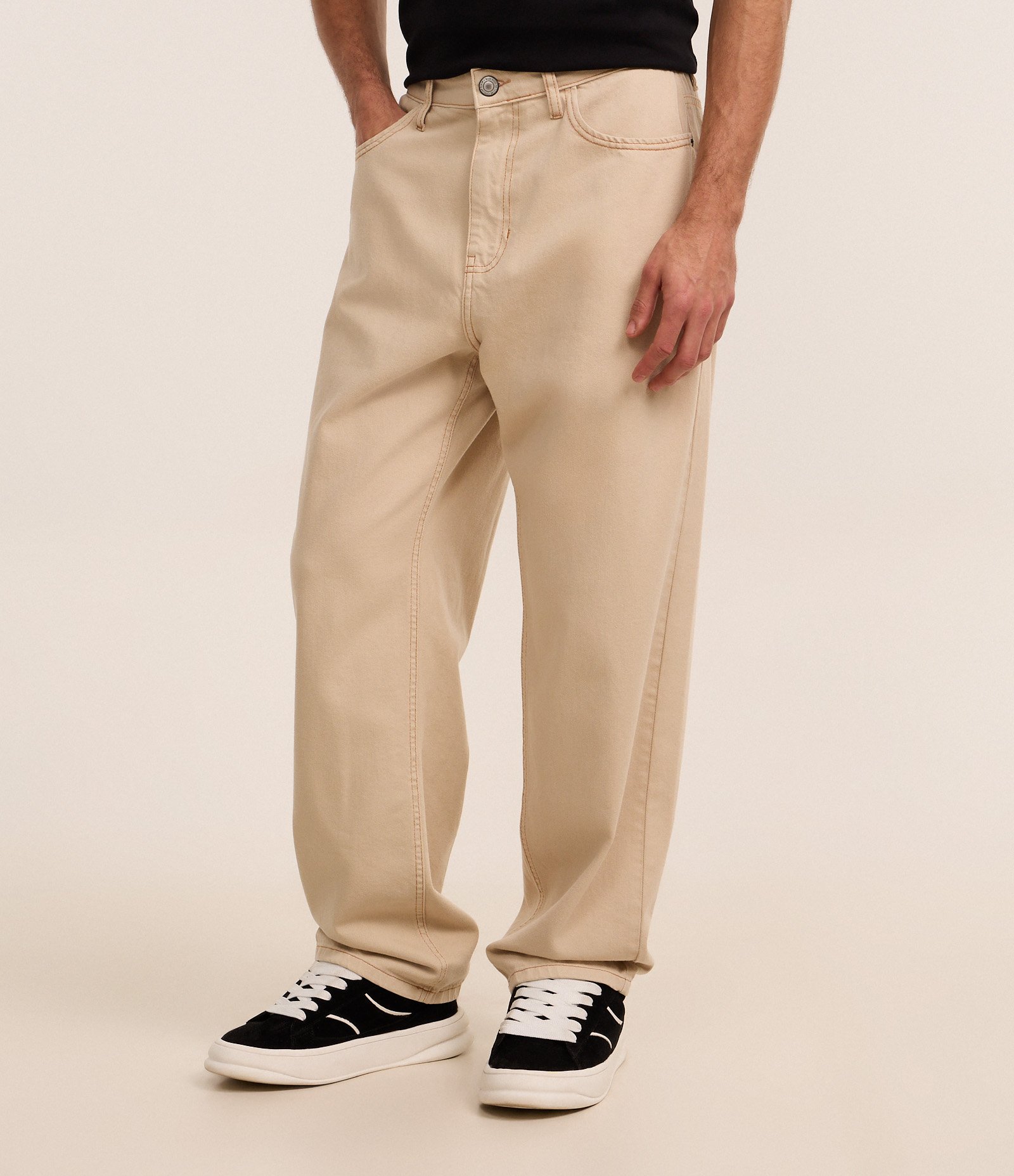 Calça Baggy em Sarja com Bolsos Bege 2