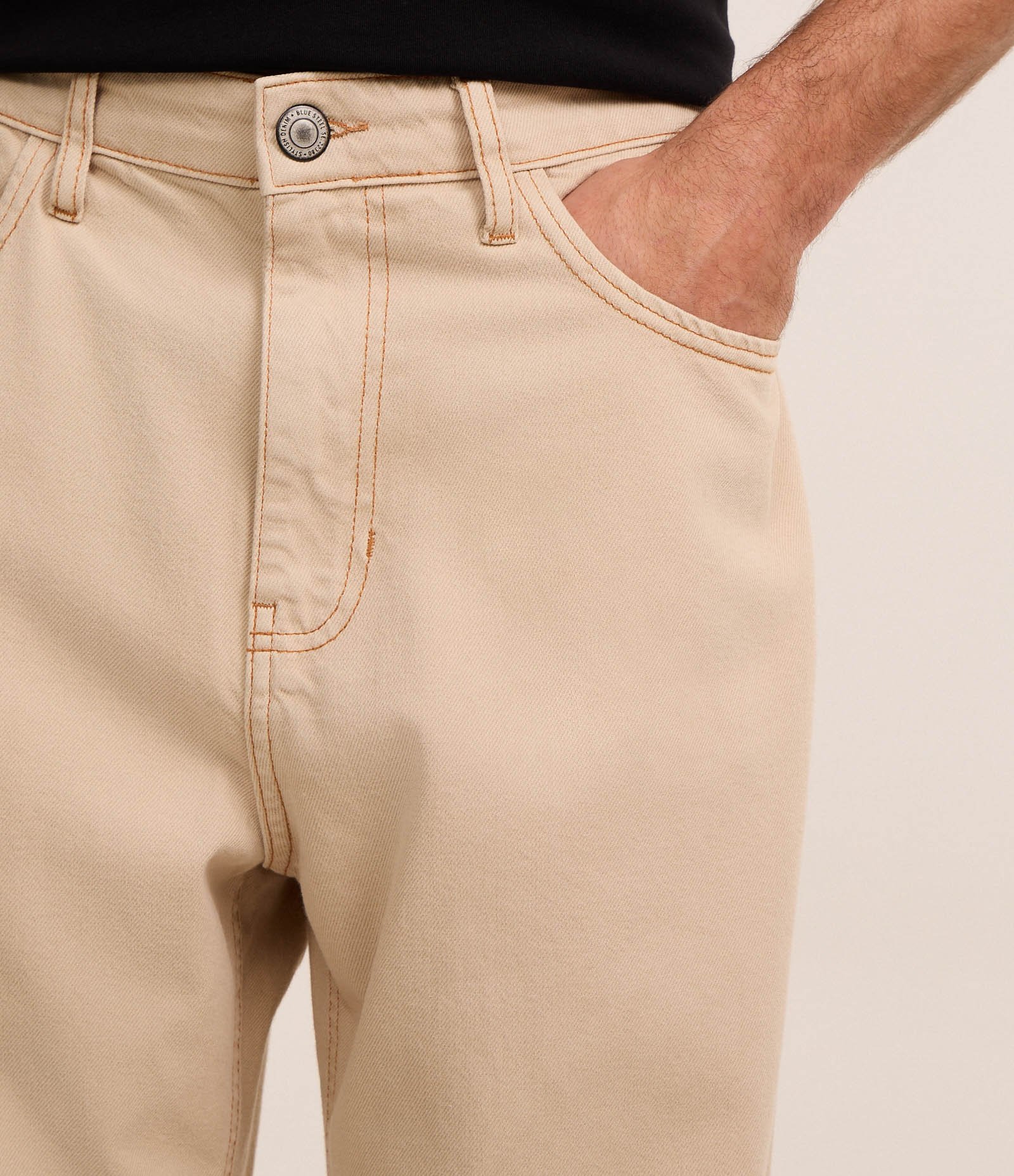 Calça Baggy em Sarja com Bolsos Bege 3