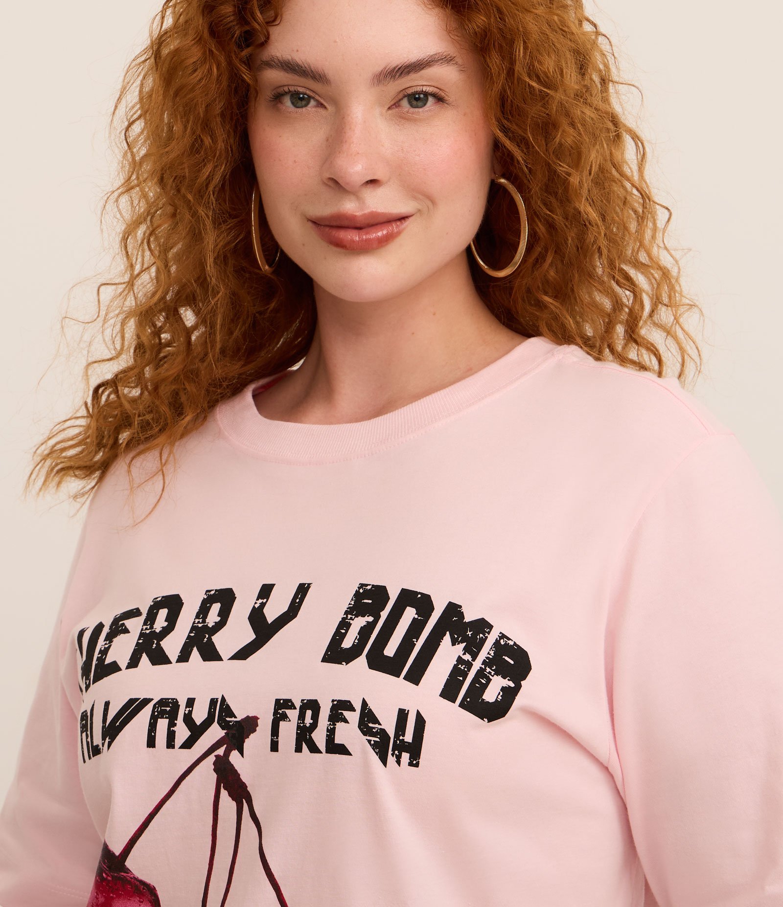 Camiseta Alongada em Algodão com Estampa Cereja Curve & Plus Size Rosa 3
