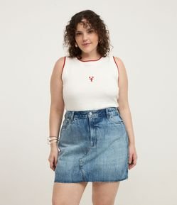 Saia Curta em Jeans com Barra a Fio Curve & Plus Size