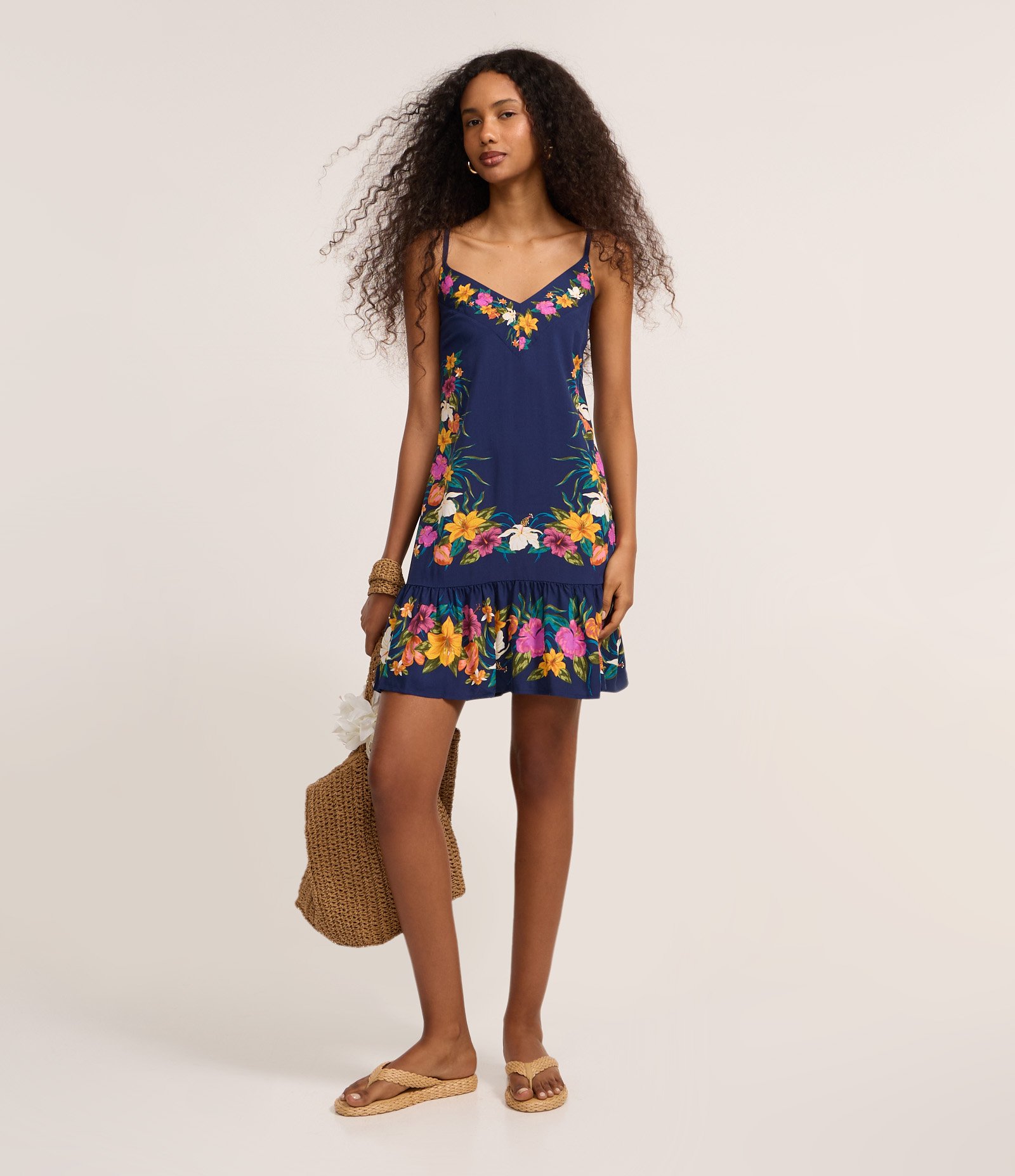 Vestido Evasê Curto de Alça em Viscose com Estampa Floral Azul 2