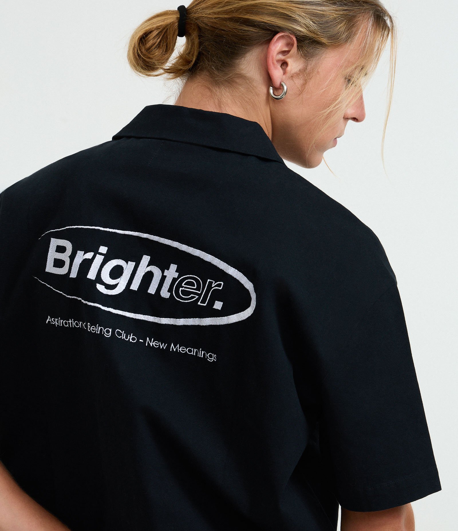 Camisa Boxy em Algodão Texturizado com Estampa Bordado Frente e Costas Preto 4