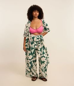 Calça Pareô em Viscolinho com Estampa de Folhagem Curve & Plus Size