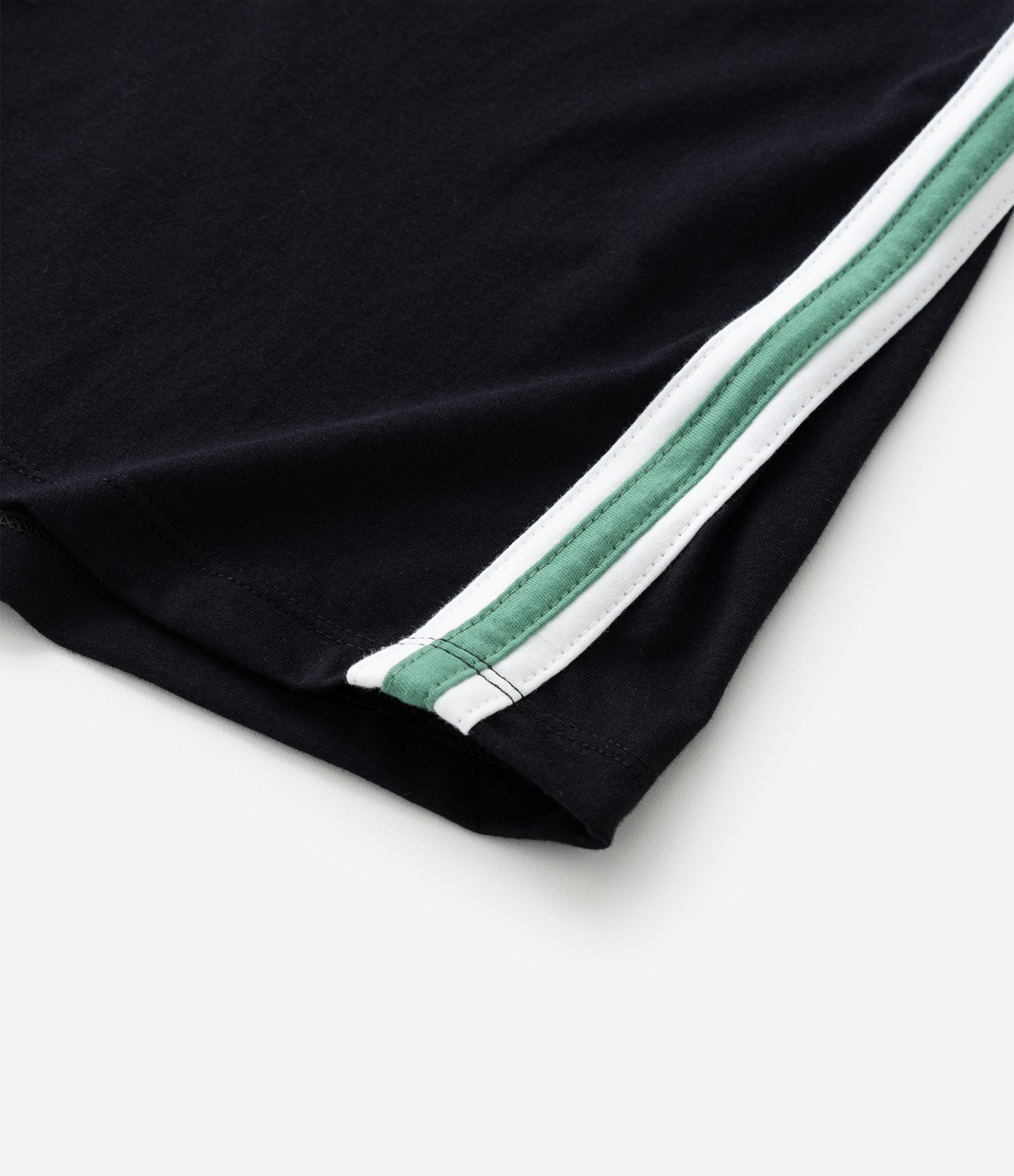 Regata Esportiva Infantil com Estampa Legendary - Tam 5 a 14 Anos Preto 4