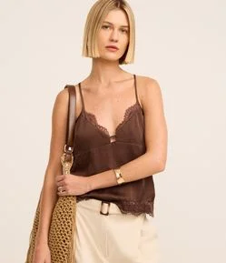 Blusa em Cetim com Detalhe em Renda