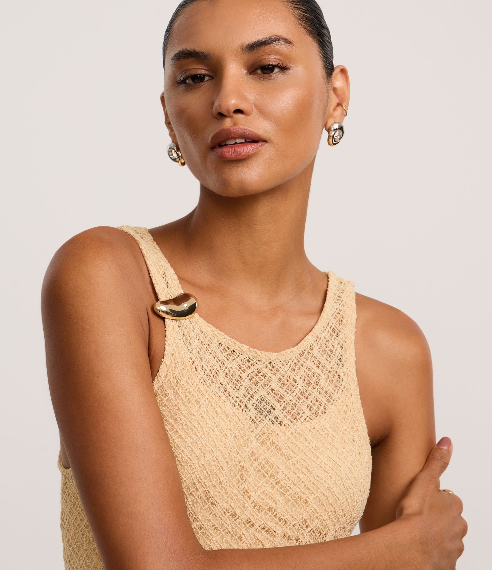 Vestido Long Midi em Renda com Ponto Vazado Bege 3