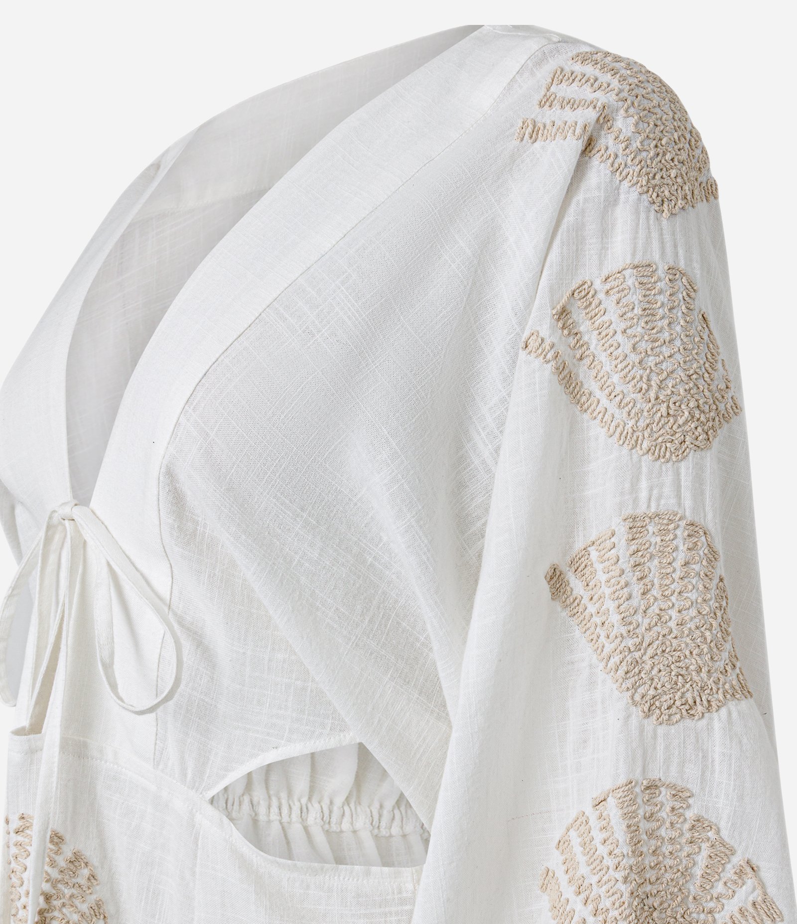 Saída de Praia Vestido Curto com Bordado de Conchas e Vazado Lateral Branco 6