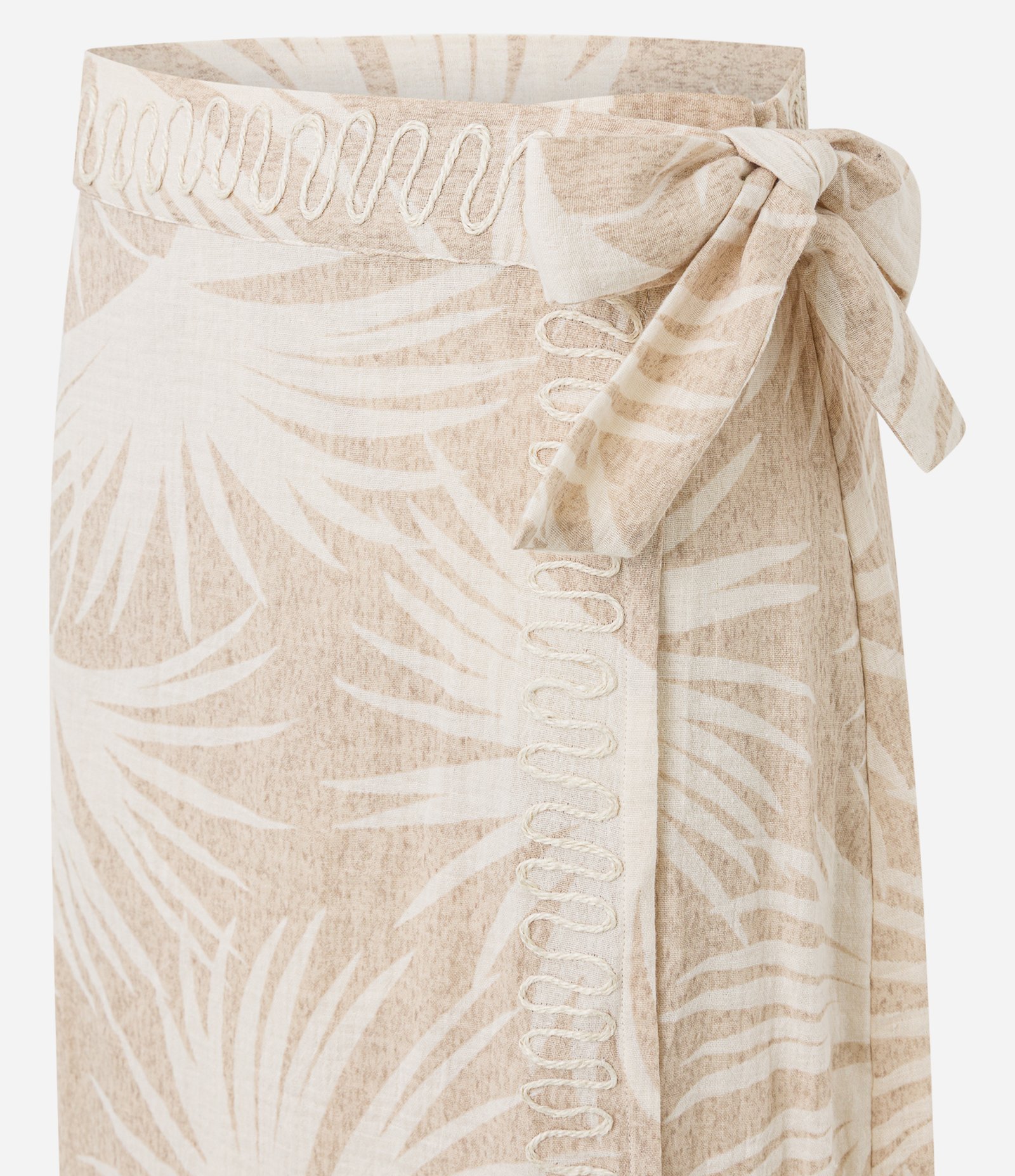 Saída de Praia Saia com Estampa de Folhagem e Amarração Bege 6