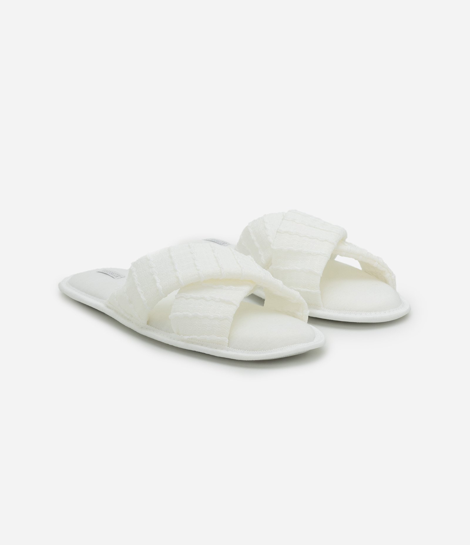 Pantufa Aberta com Cabedal Cruzado Texturizado Off White 2