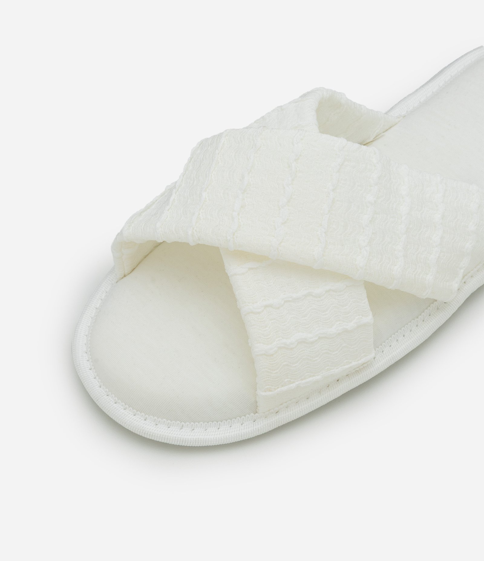 Pantufa Aberta com Cabedal Cruzado Texturizado Off White 3