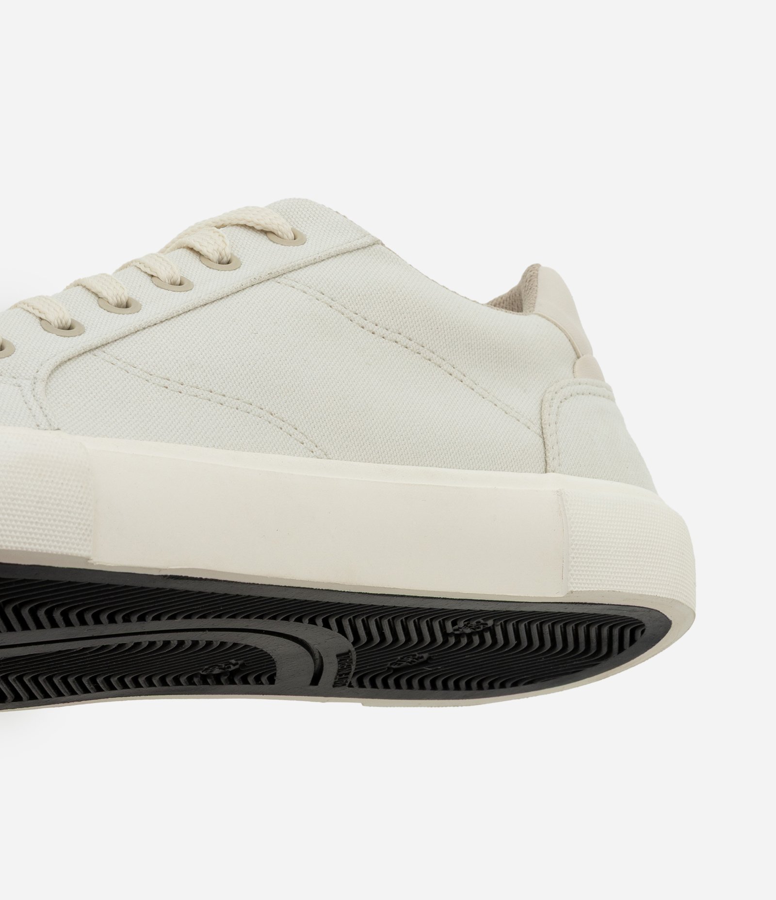 Tênis Casual em Lona com Cadarço Off White 3