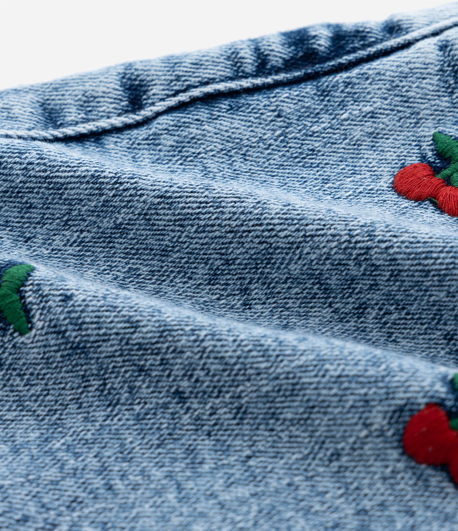 Short Infantil em Jeans com Bordado de Cerejas - Tam 5 a 14 Anos Azul 3