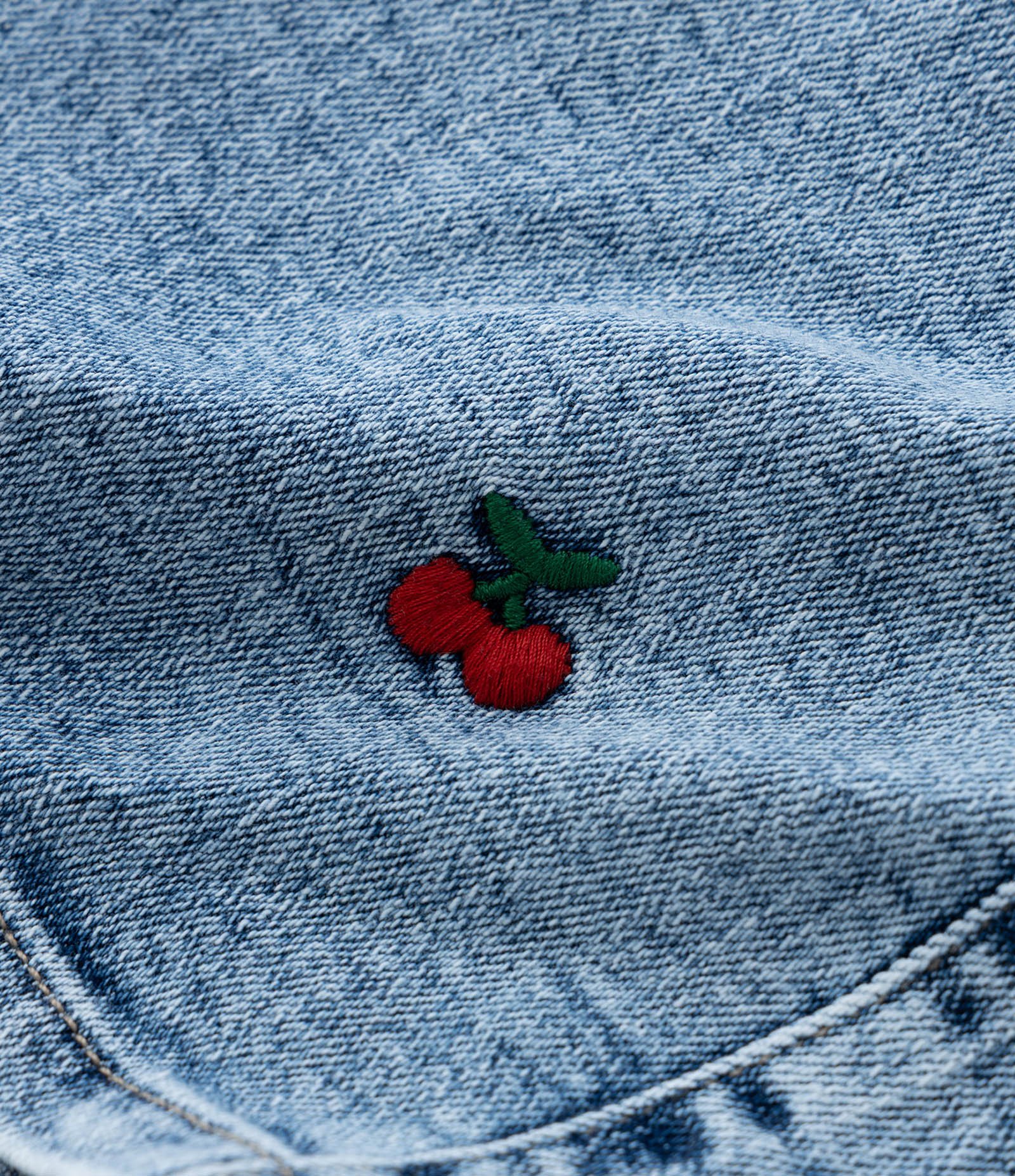 Short Infantil em Jeans com Bordado de Cerejas - Tam 5 a 14 Anos Azul 6