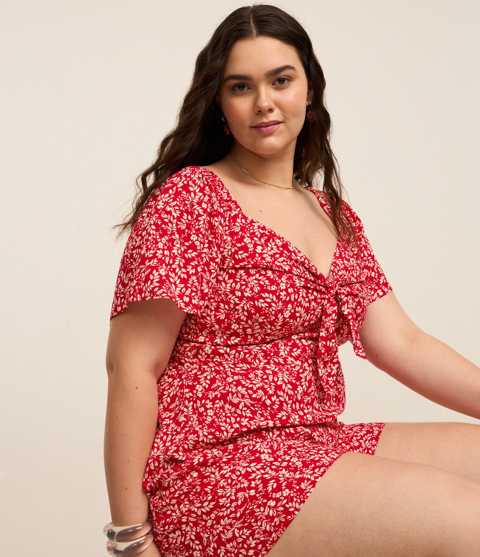 Macaquinho de Viscose com Estampa Liberty e Amarração no Busto Curve & Plus Size Vermelho 1