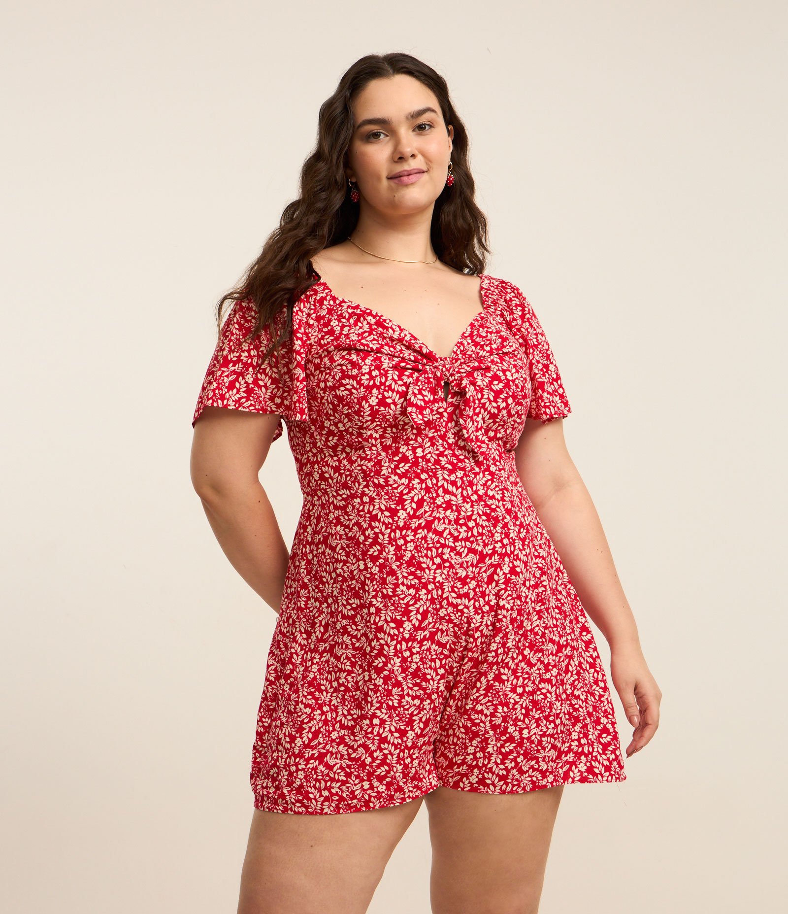 Macaquinho de Viscose com Estampa Liberty e Amarração no Busto Curve & Plus Size Vermelho 2