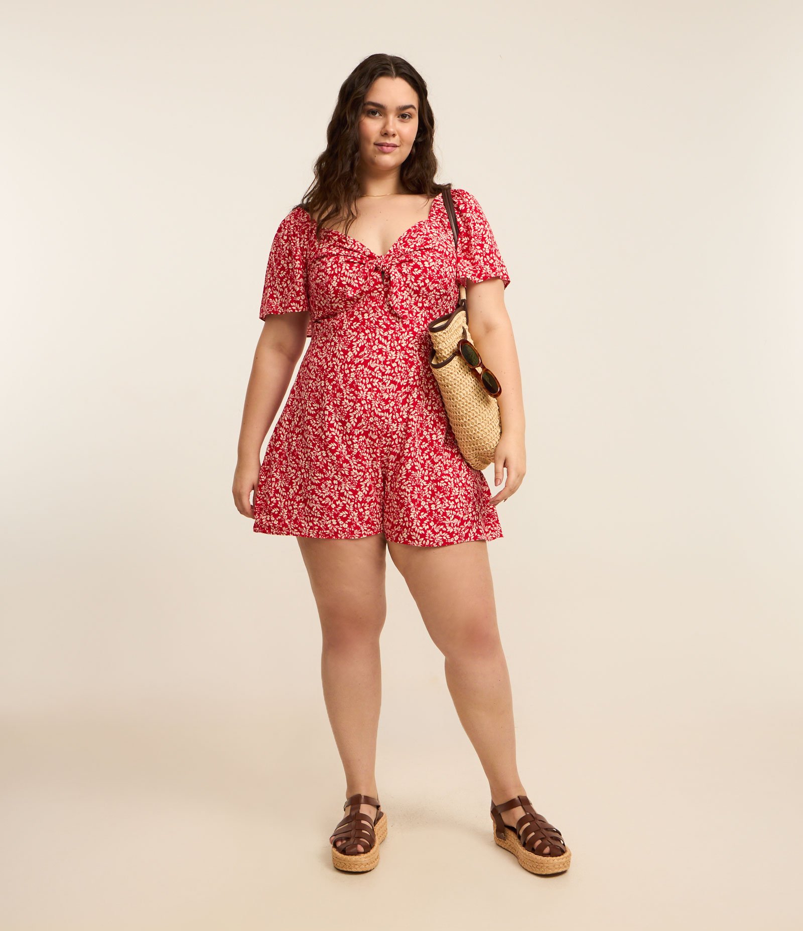 Macaquinho de Viscose com Estampa Liberty e Amarração no Busto Curve & Plus Size Vermelho 3