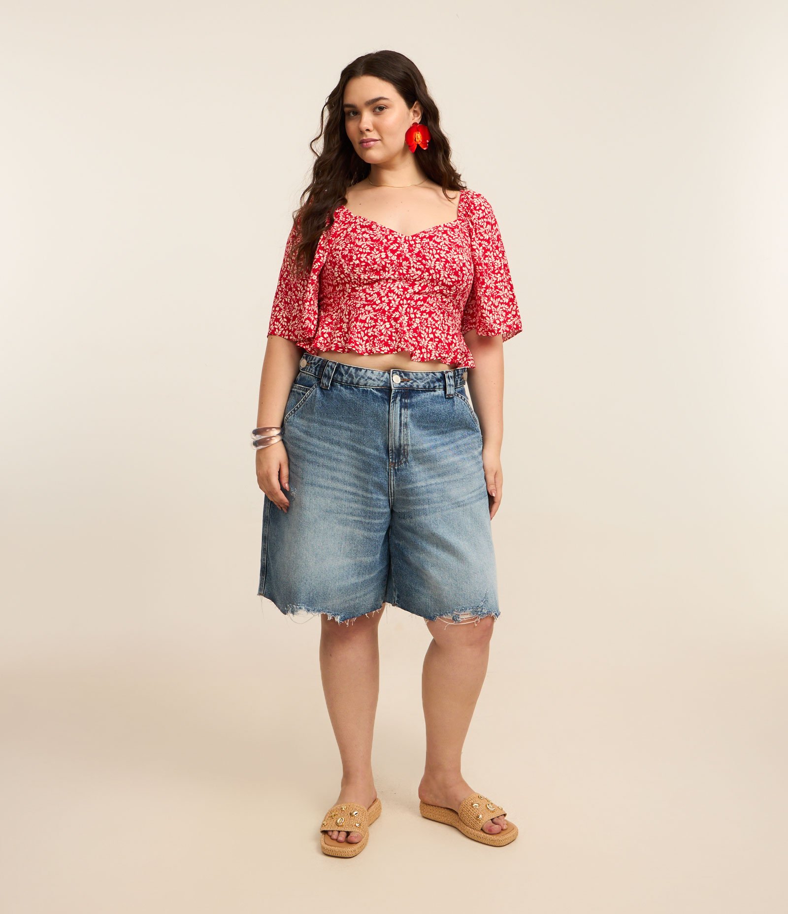 Blusa Cropped em Viscose com Estampa Liberty e Babado na Barra Curve & Plus Size Vermelho 2