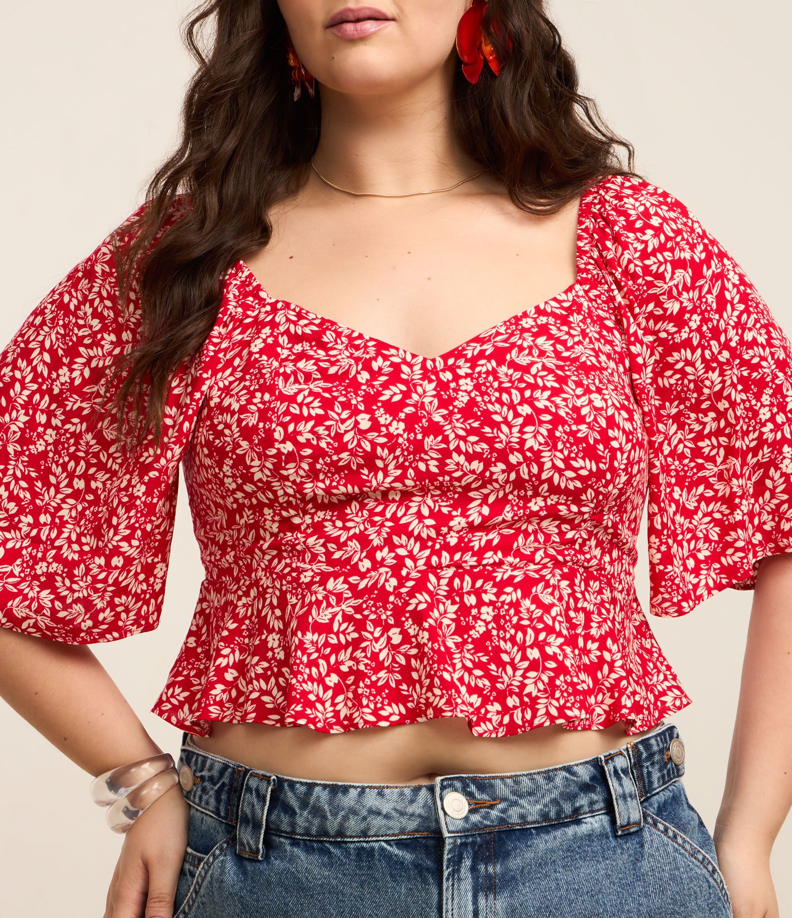 Blusa Cropped em Viscose com Estampa Liberty e Babado na Barra Curve & Plus Size Vermelho 3