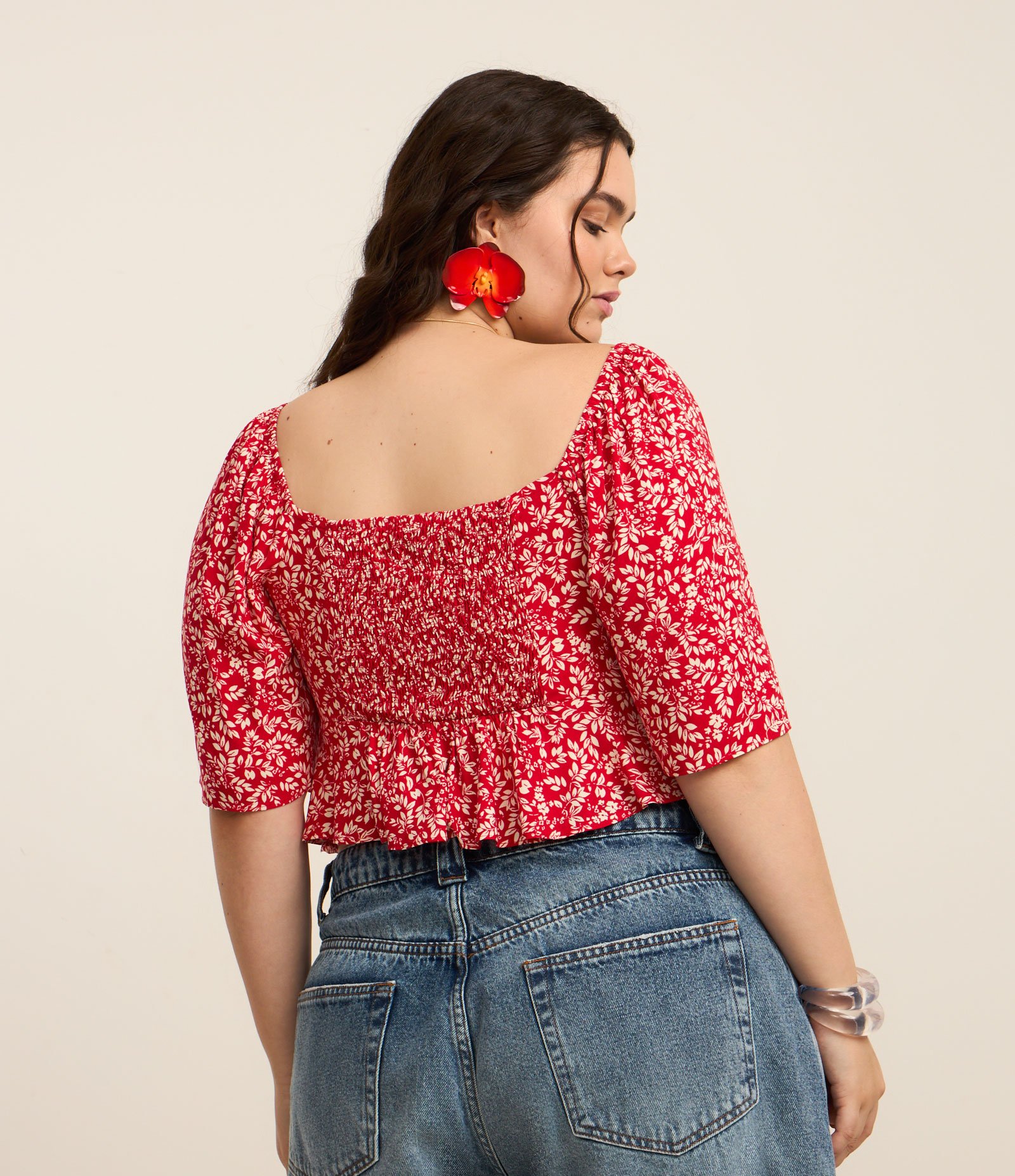 Blusa Cropped em Viscose com Estampa Liberty e Babado na Barra Curve & Plus Size Vermelho 4