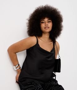 Regata em Cetim com Decote Degagê e Barra Assimétrica Curve & Plus Size