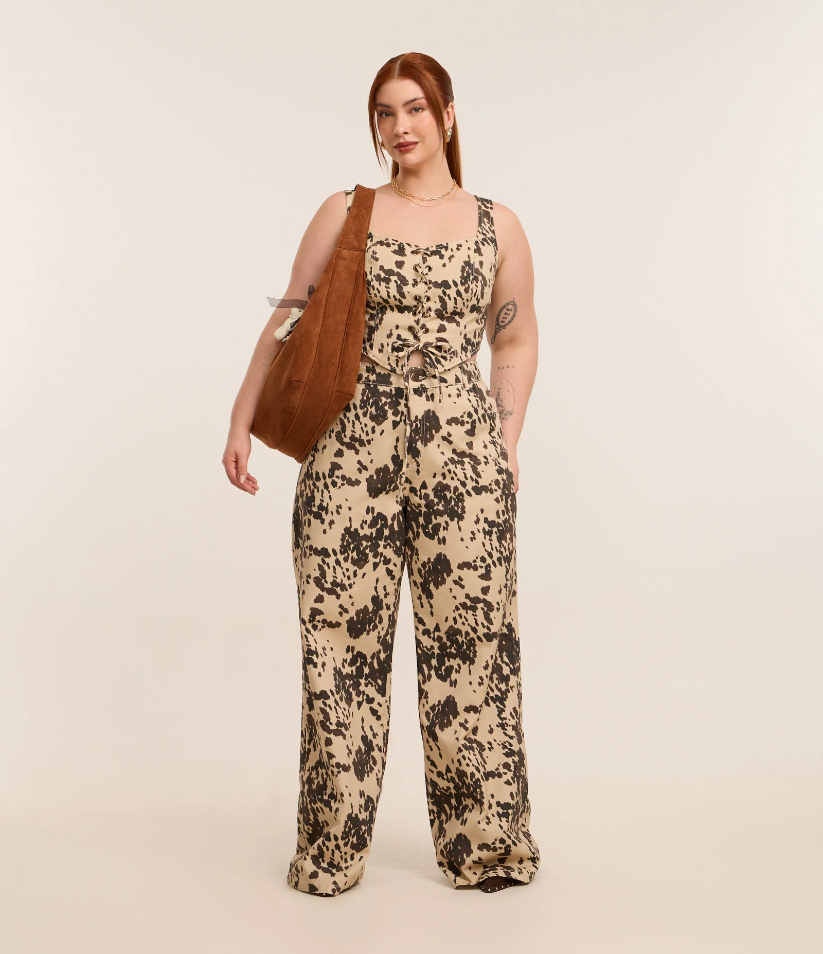 Calça Wide Leg em Sarja com Estampa de Animal Print Vaca Curve & Plus Size Bege 2