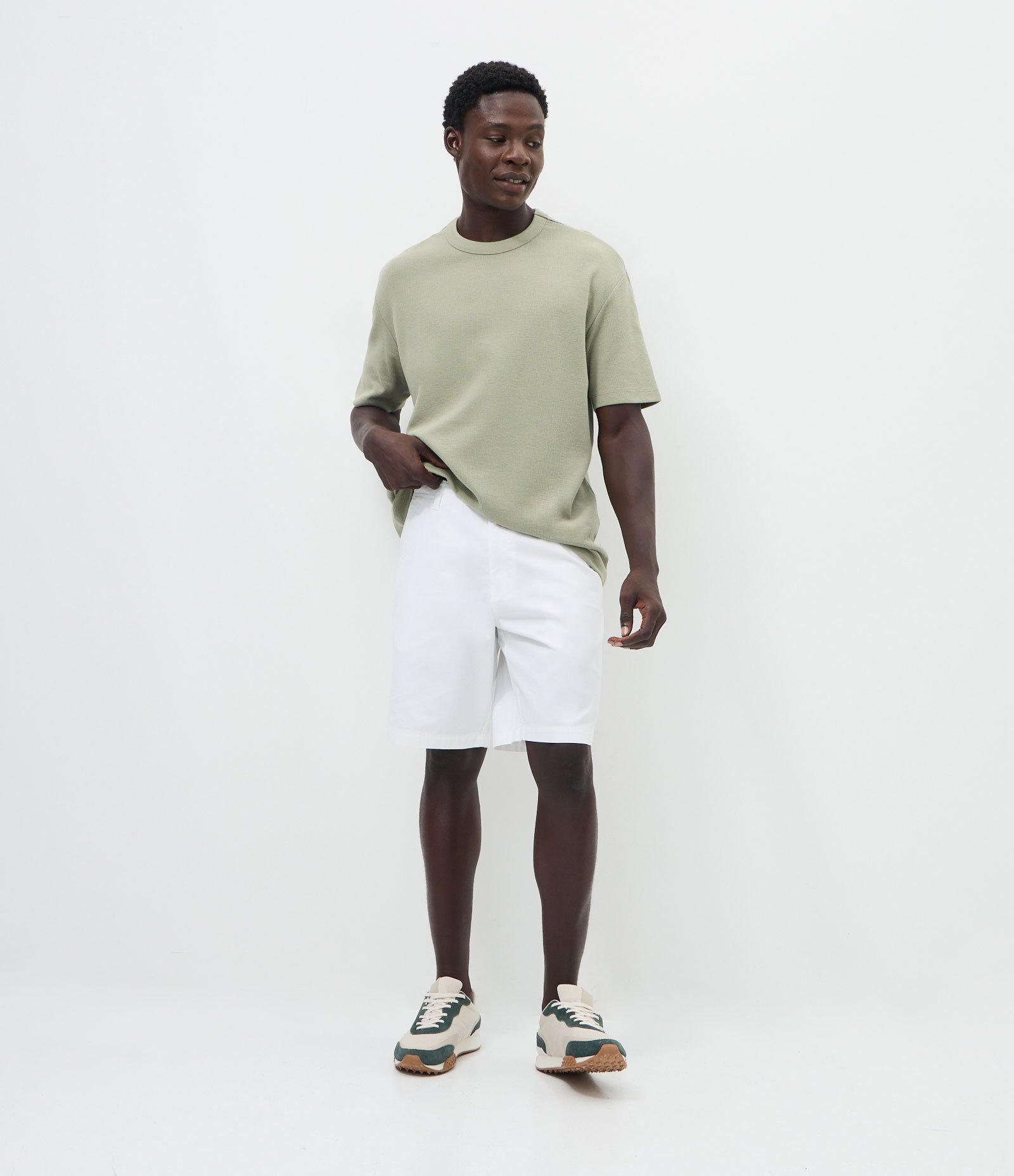 Bermuda Slim em Sarja Alfaiatada Branco 4