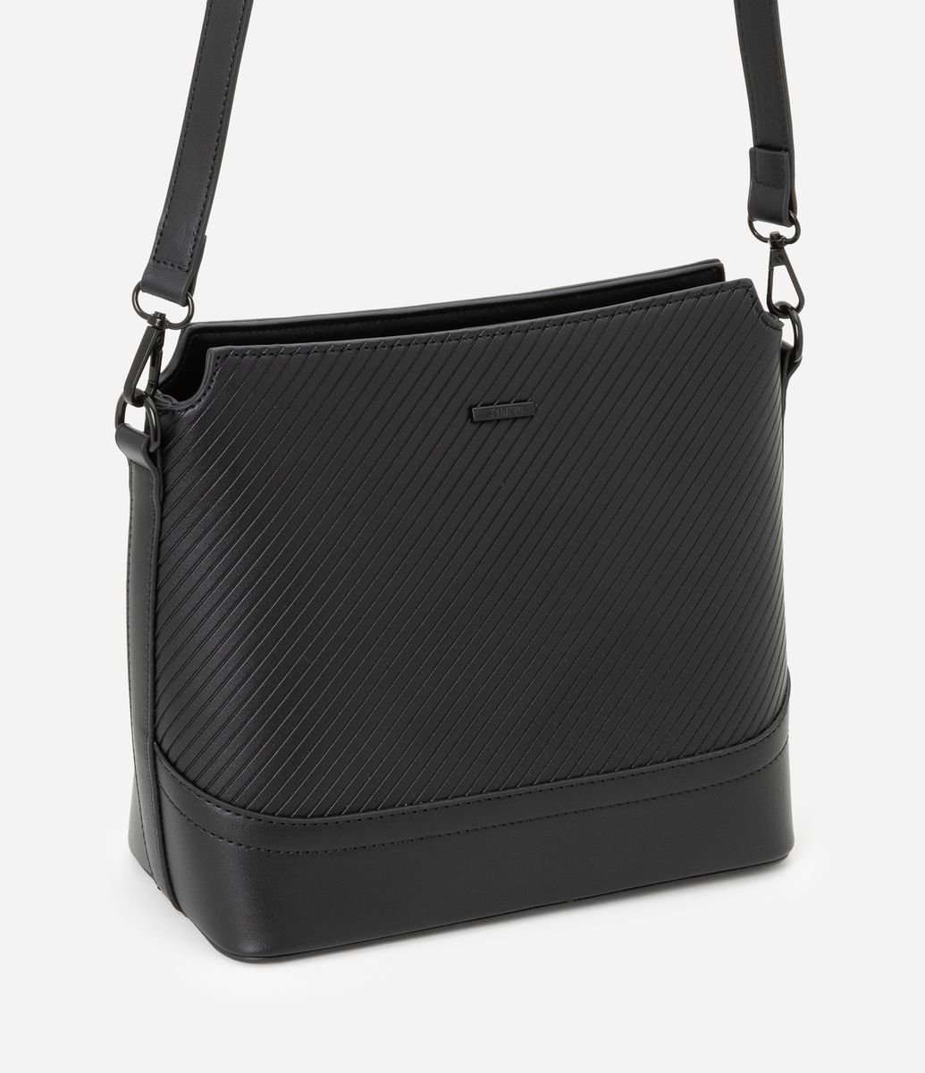 Bolsa Postman Média com Textura Embossed e Detalhe de Listras Preto