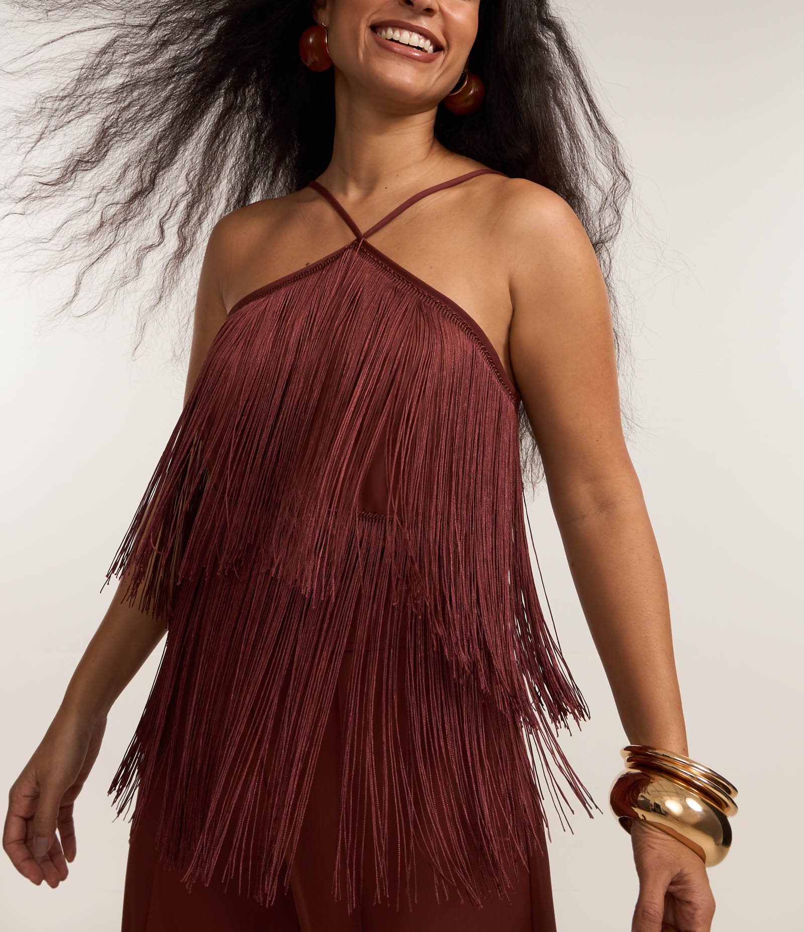 Blusa Curta de Franjas com Decote Halter Marrom 3